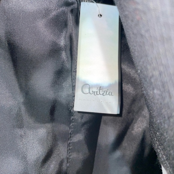 ARITZIA (Talula Park Slope Faux Fur Vest ) - Picture 5 of 10